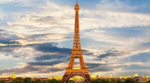 Find out about the Eiffel Tower walking tour
