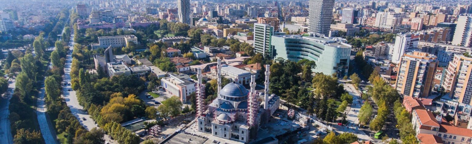 walking tour tirana